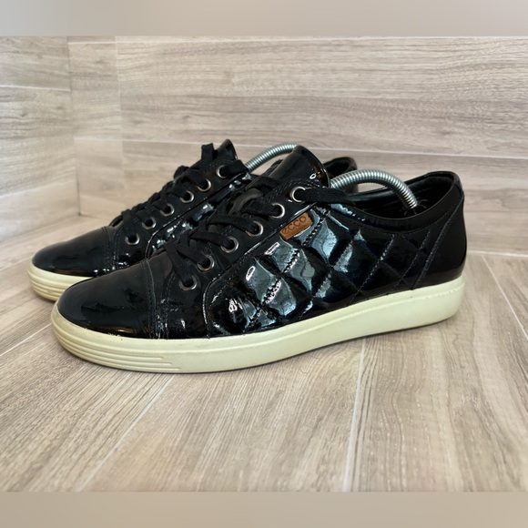 Ecco Soft 7 Quilted Black Patent Leather Lace Up Comfort Sneaker Womens EU 38 - Picture 1 of 9